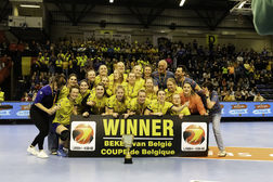 Handbal Sint-Truiden en Sezoens Achilles Bocholt bekerwinnaars