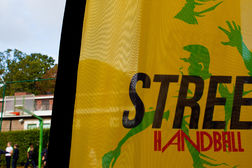 Handballen op de speelplaats